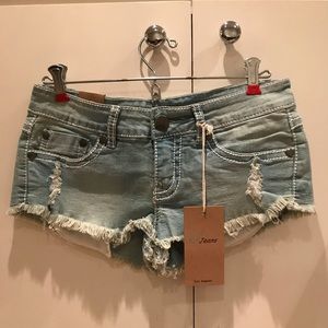 Super Short Denim Shorts! (Size Medium)